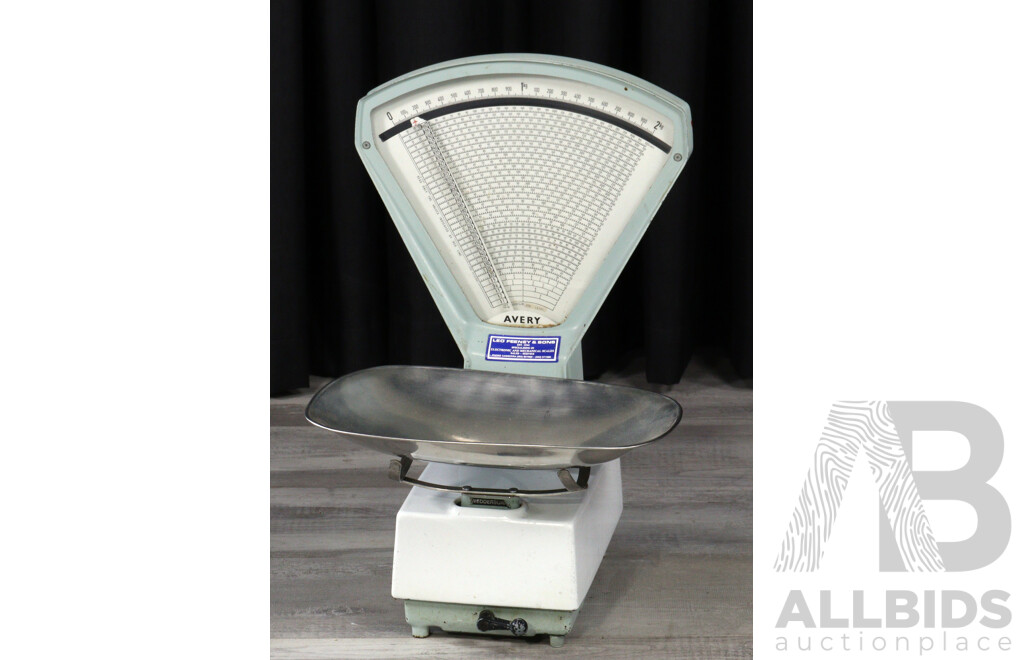 Retro Bench Top Wedderburn Scales by Avery