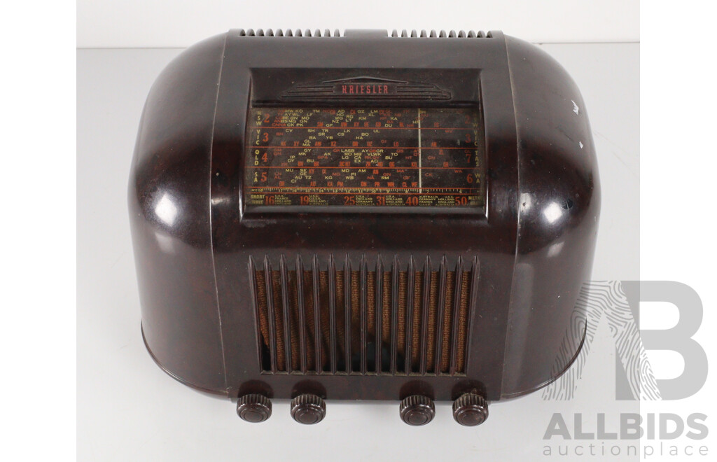 Vintage Art Deco Australian Made Kriesler Valve Radio with Bakelite Shell and Knobs, Model 11- 20