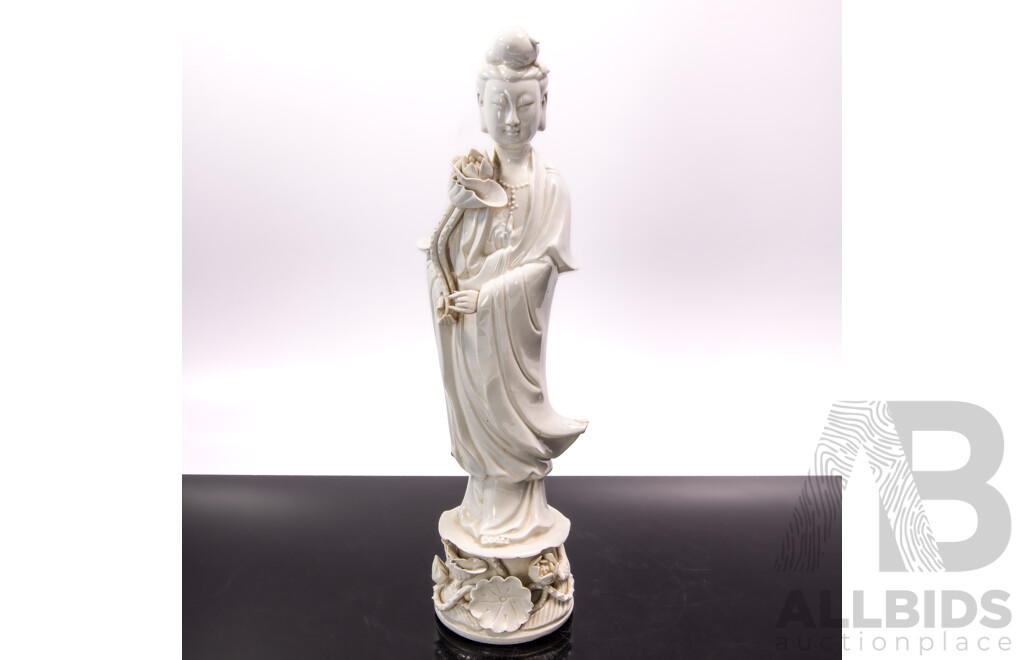 Vintage Chinese Blanc De Chine Porcelain Guan Yin Figure on Lotus