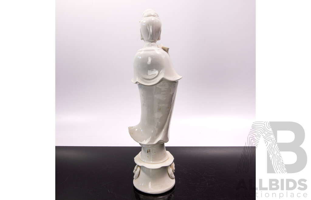 Vintage Chinese Blanc De Chine Porcelain Guan Yin Figure on Lotus