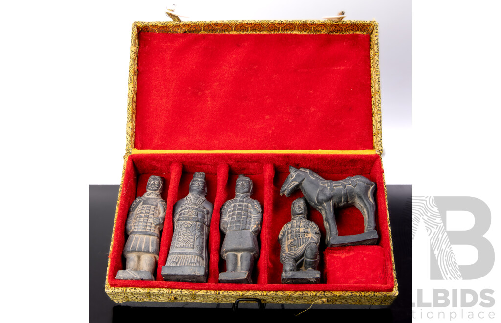 Set Chinese Miniature Terracotta Warriors and Horse Figures of Emperor Qin Shi Huang in Case