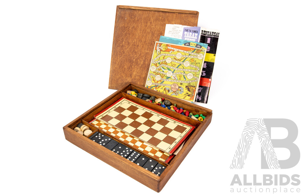 Vintage Cased Timber Checkers and Dominoes