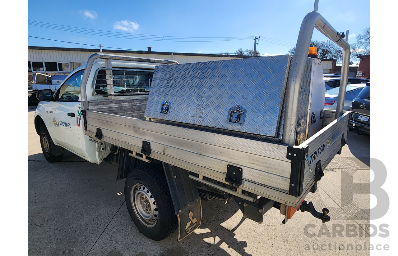 5/2016 Mitsubishi Triton GLX MQ MY16 C/Chas White 2.4L