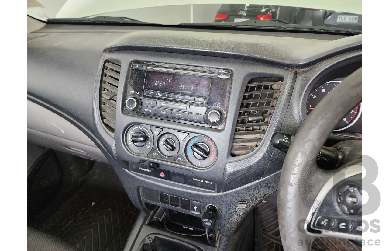 5/2016 Mitsubishi Triton GLX MQ MY16 C/Chas White 2.4L
