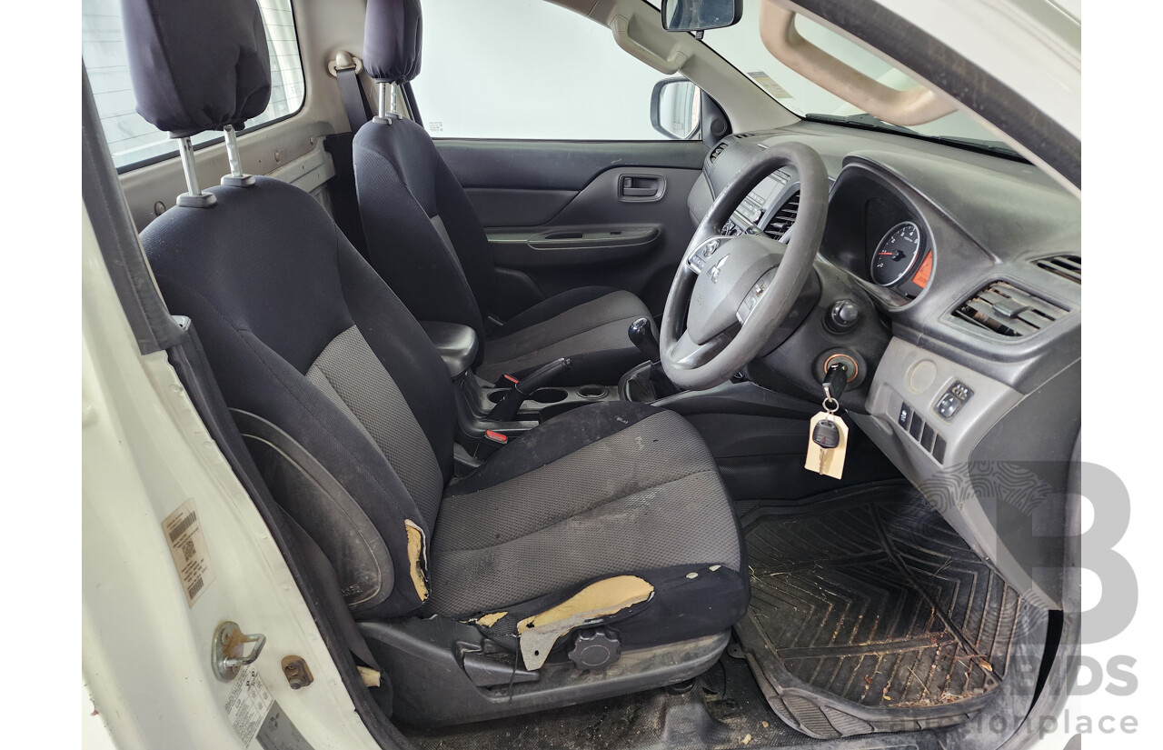 5/2016 Mitsubishi Triton GLX MQ MY16 C/Chas White 2.4L