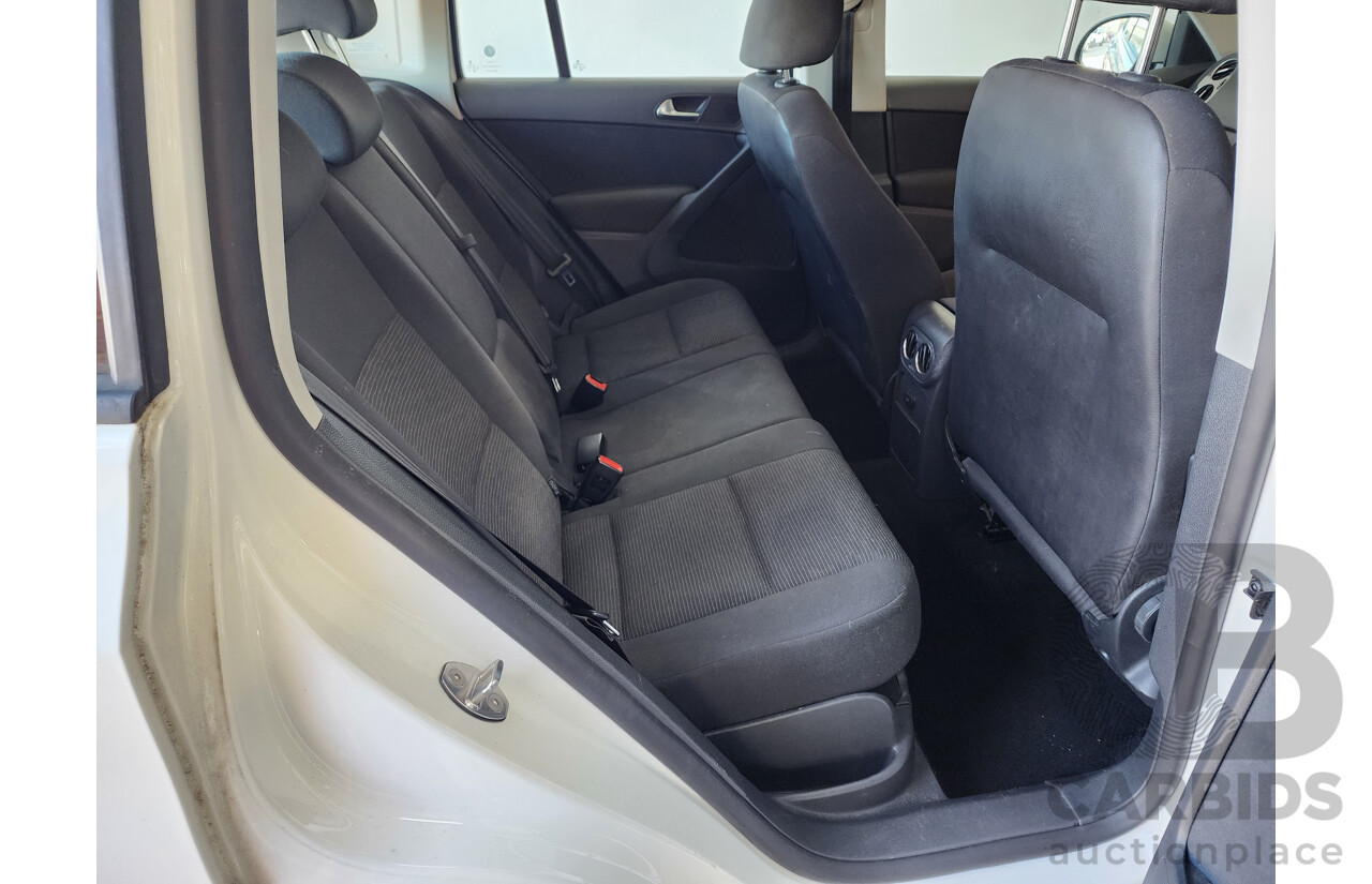 11/2011 Volkswagen Tiguan 103 TDI 5NC MY11 4d Wagon White 2.0L