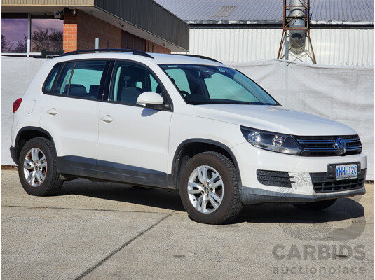 11/2011 Volkswagen Tiguan 103 TDI 5NC MY11 4d Wagon White 2.0L