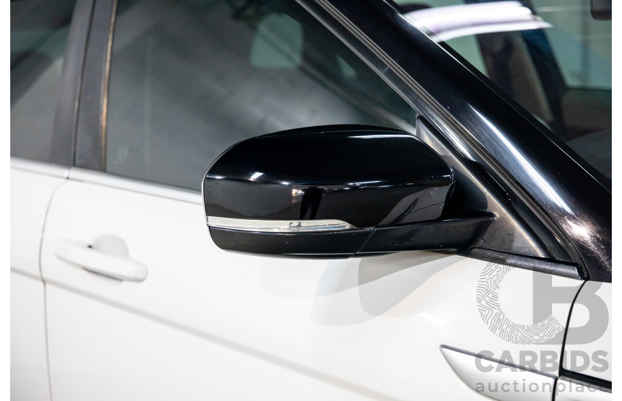 07/2013 Range Rover Evoque Si4 Prestige (AWD) MY13.5 LV 5d Wagon Fuji White/Santorini Black Turbo 2.0L