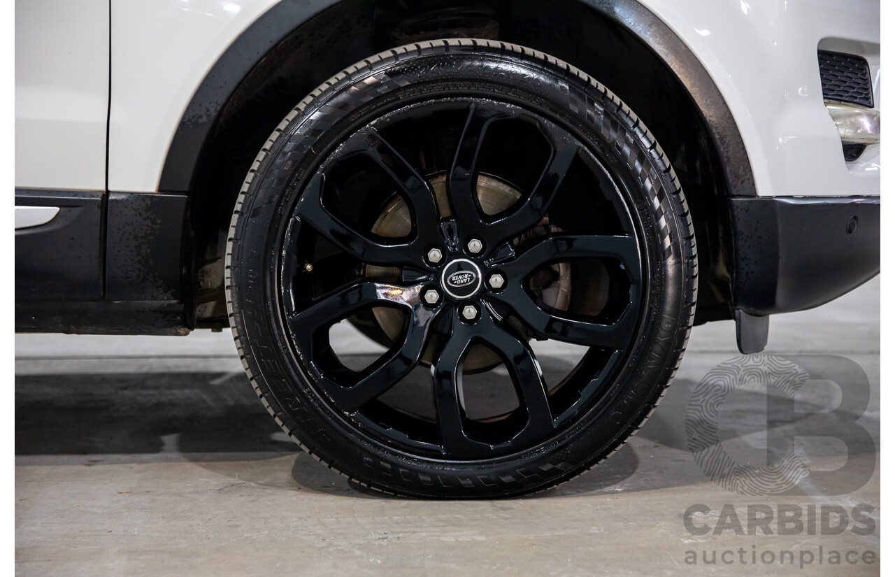 07/2013 Range Rover Evoque Si4 Prestige (AWD) MY13.5 LV 5d Wagon Fuji White/Santorini Black Turbo 2.0L