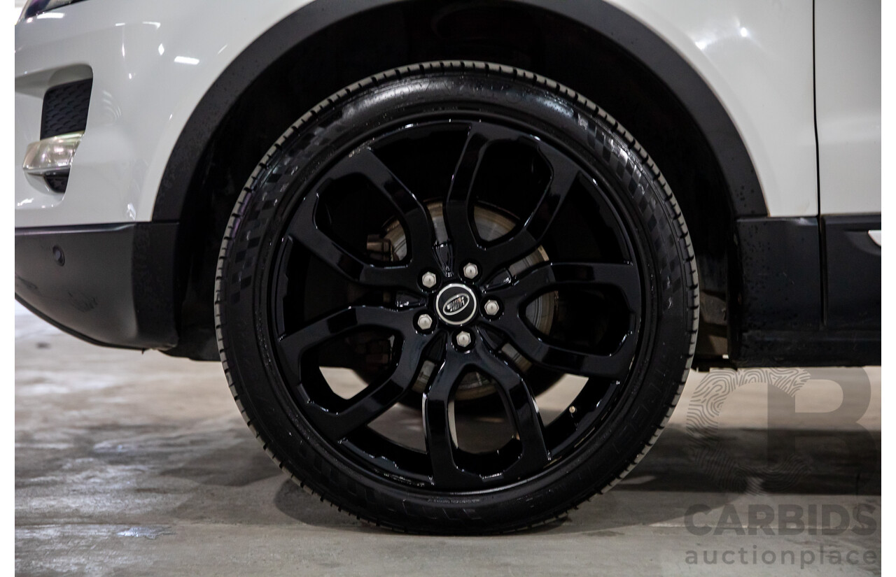07/2013 Range Rover Evoque Si4 Prestige (AWD) MY13.5 LV 5d Wagon Fuji White/Santorini Black Turbo 2.0L