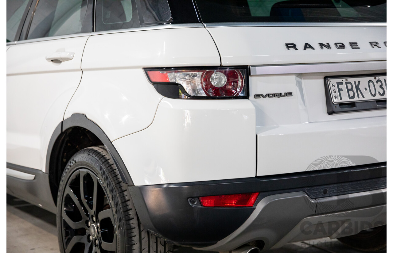 07/2013 Range Rover Evoque Si4 Prestige (AWD) MY13.5 LV 5d Wagon Fuji White/Santorini Black Turbo 2.0L
