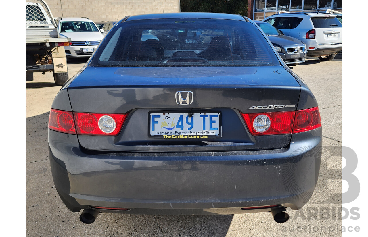 8/2004 Honda Accord EURO  4d Sedan Grey 2.4L