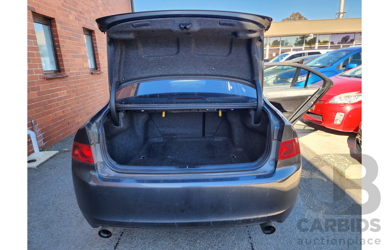 8/2004 Honda Accord EURO  4d Sedan Grey 2.4L