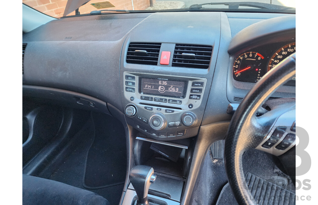 8/2004 Honda Accord EURO  4d Sedan Grey 2.4L
