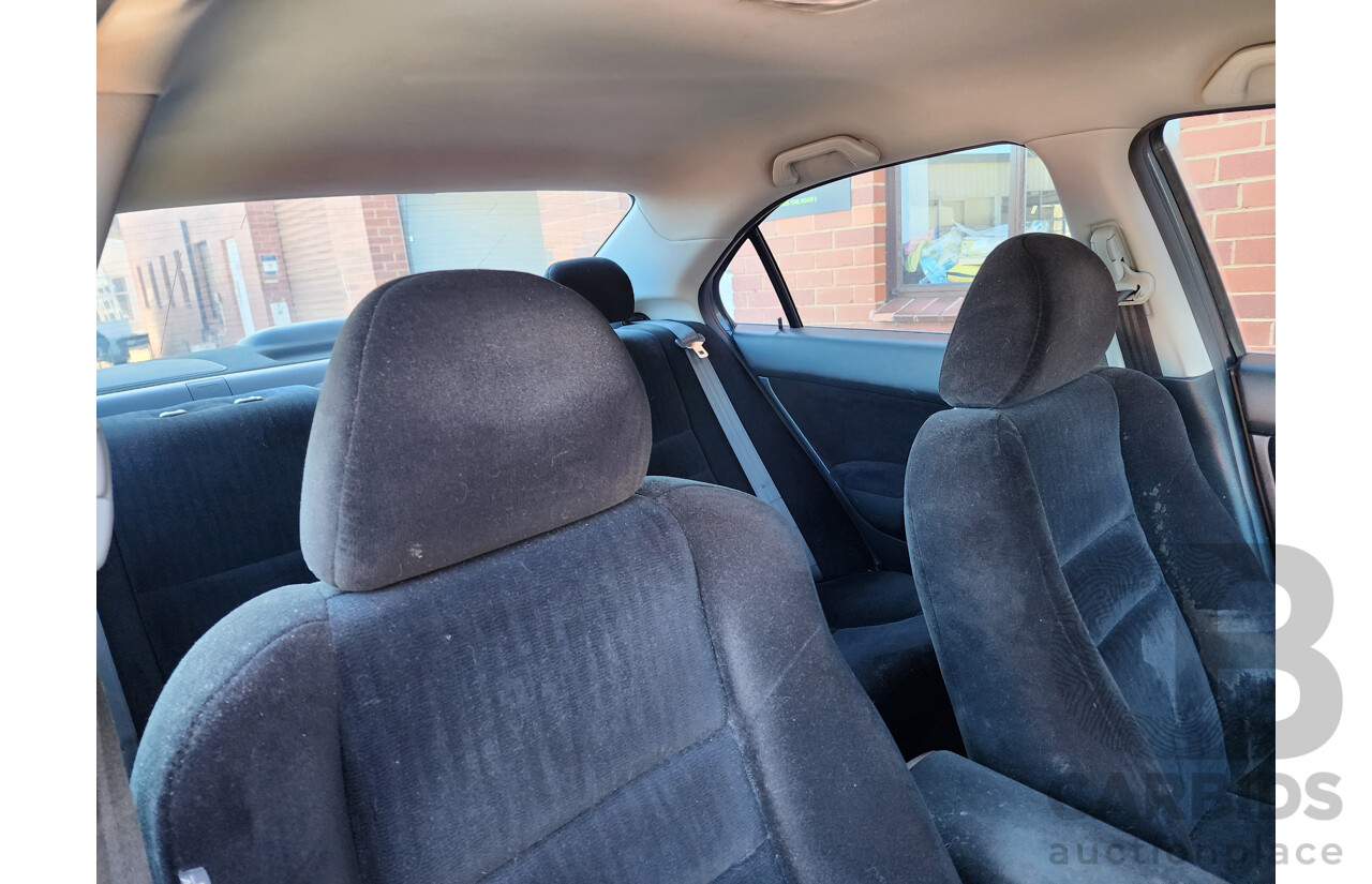 8/2004 Honda Accord EURO  4d Sedan Grey 2.4L