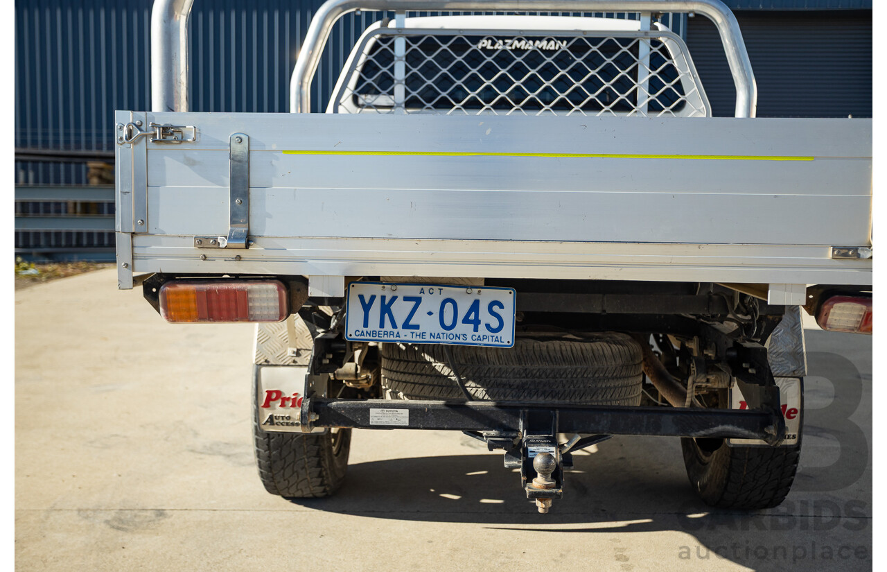 4/2012 Toyota Hilux SR5 (4x4) KUN26R MY12 Dual Cab P/Up White Turbo Diesel  3.0L
