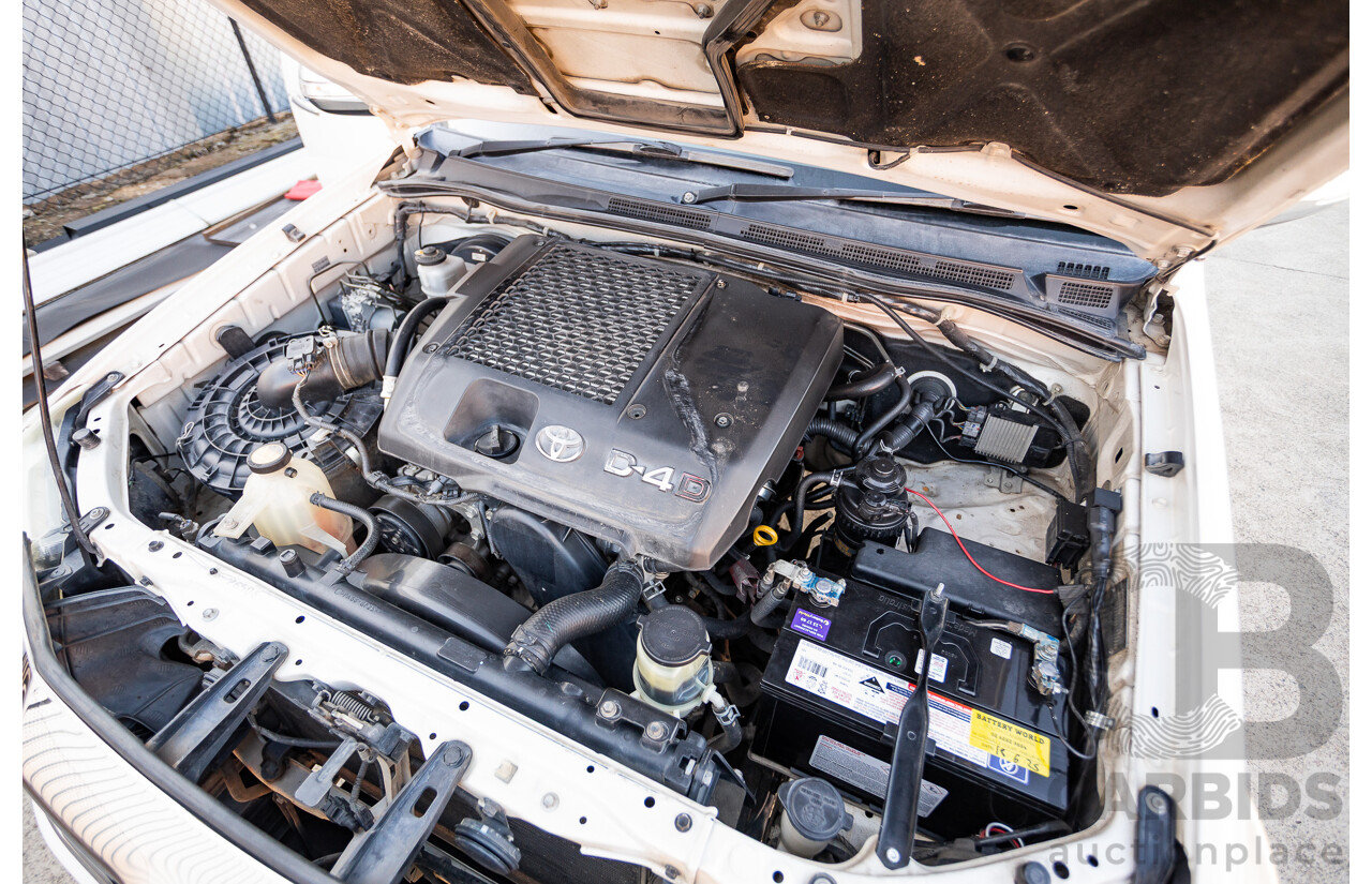 4/2012 Toyota Hilux SR5 (4x4) KUN26R MY12 Dual Cab P/Up White Turbo Diesel  3.0L