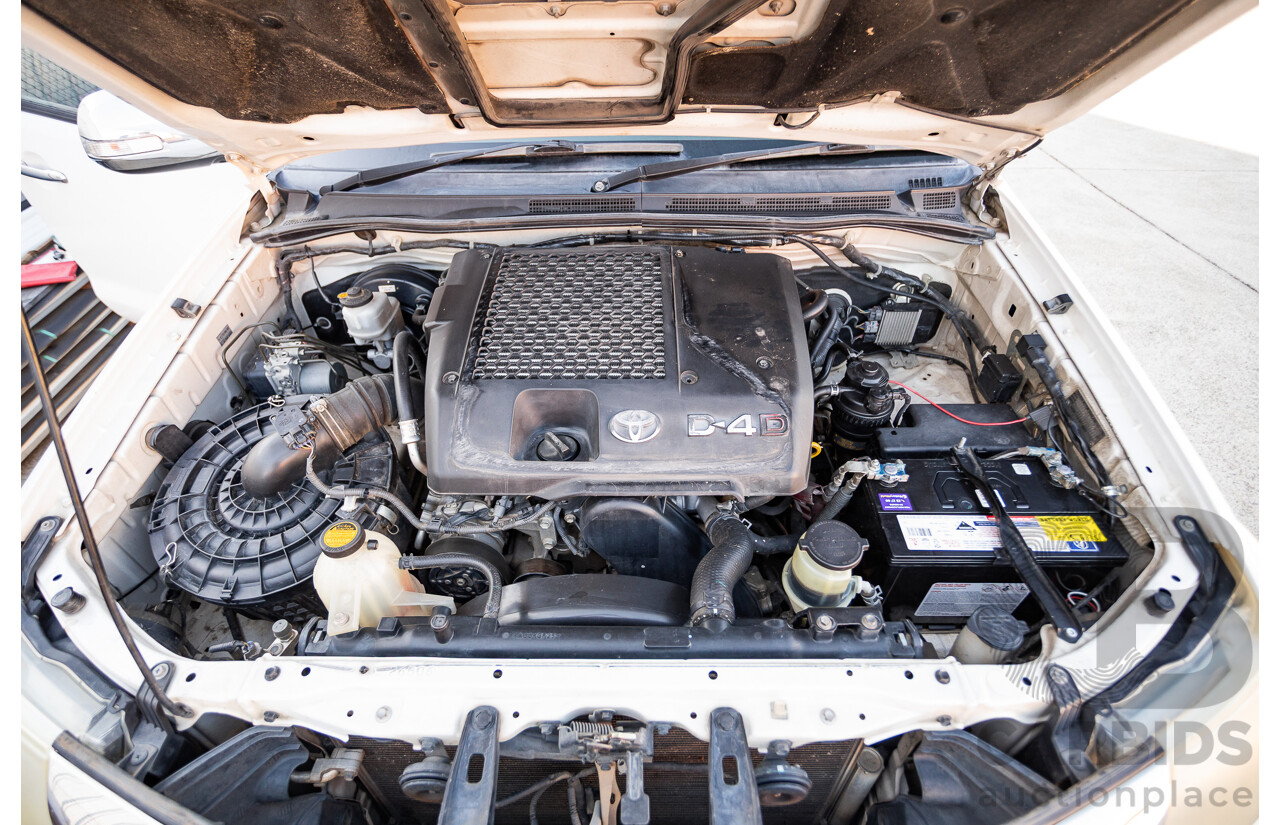 4/2012 Toyota Hilux SR5 (4x4) KUN26R MY12 Dual Cab P/Up White Turbo Diesel  3.0L