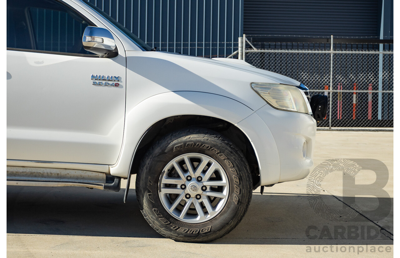 4/2012 Toyota Hilux SR5 (4x4) KUN26R MY12 Dual Cab P/Up White Turbo Diesel  3.0L