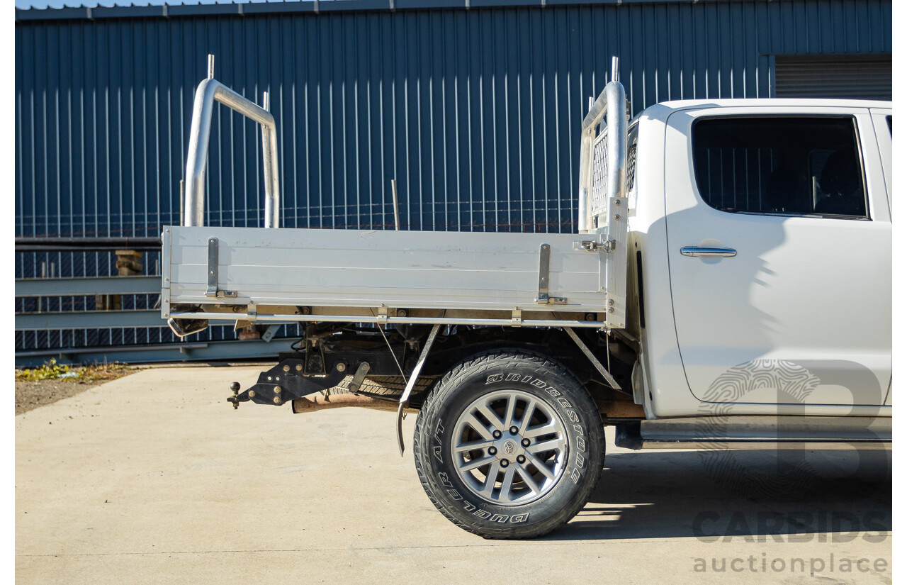 4/2012 Toyota Hilux SR5 (4x4) KUN26R MY12 Dual Cab P/Up White Turbo Diesel  3.0L