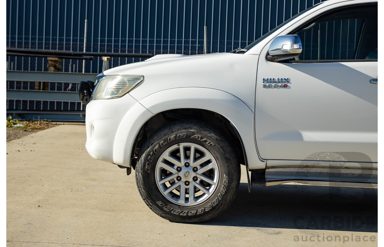 4/2012 Toyota Hilux SR5 (4x4) KUN26R MY12 Dual Cab P/Up White Turbo Diesel  3.0L