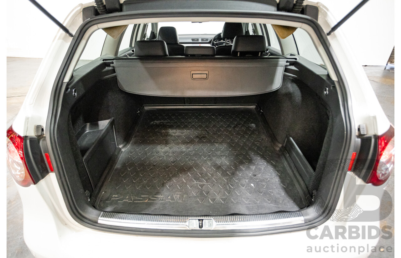 10/2009 Volkswagen Passat R36 (AWD) 3C MY09 UPGRADE 4d Wagon Candy White 3.6L