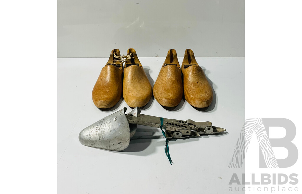 Collection Wooden Vintage Shoe Stretchers