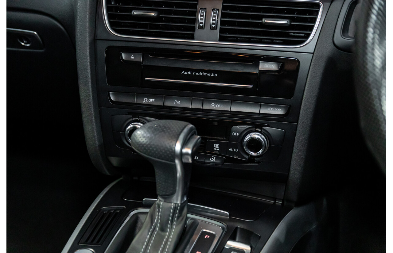 6/2015 Audi A4 2.0 TFSI Ambition Quattro B8 (8K) MY15 4d Sedan Cuvee Silver Metallic Turbo 2.0L