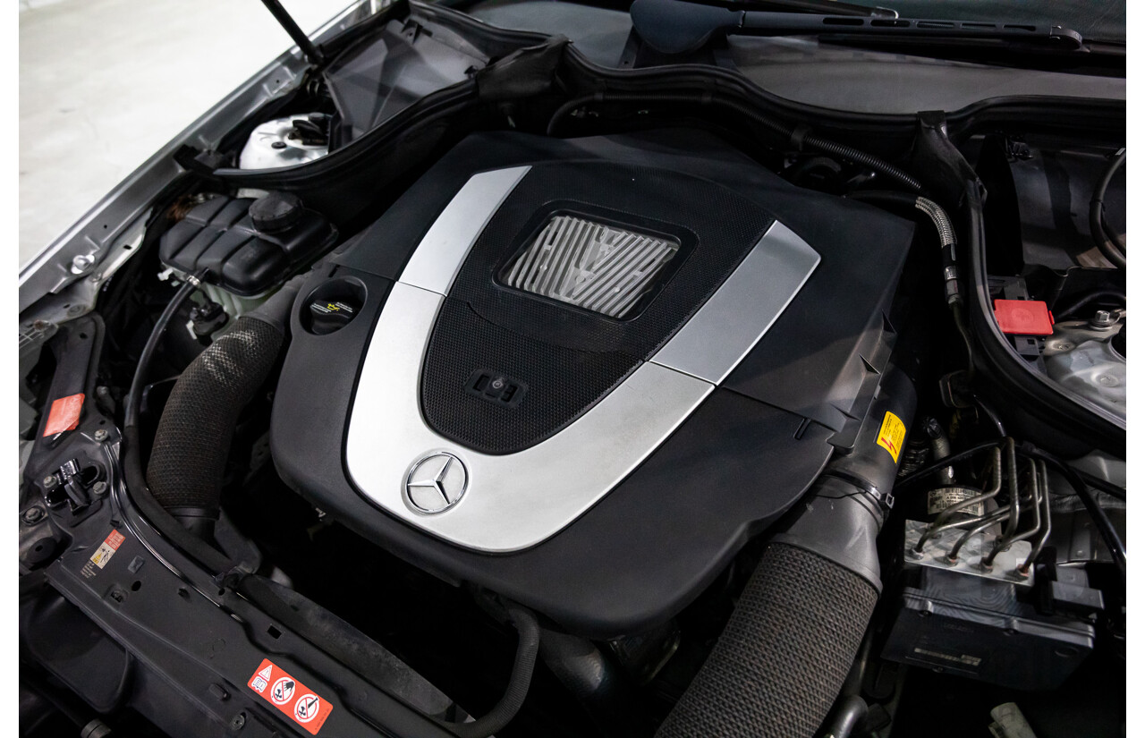 11/2005 Mercedes-Benz CLK350 Avantgarde C209 MY06 2d Cabriolet Bright Silver Metallic V6 3.5L