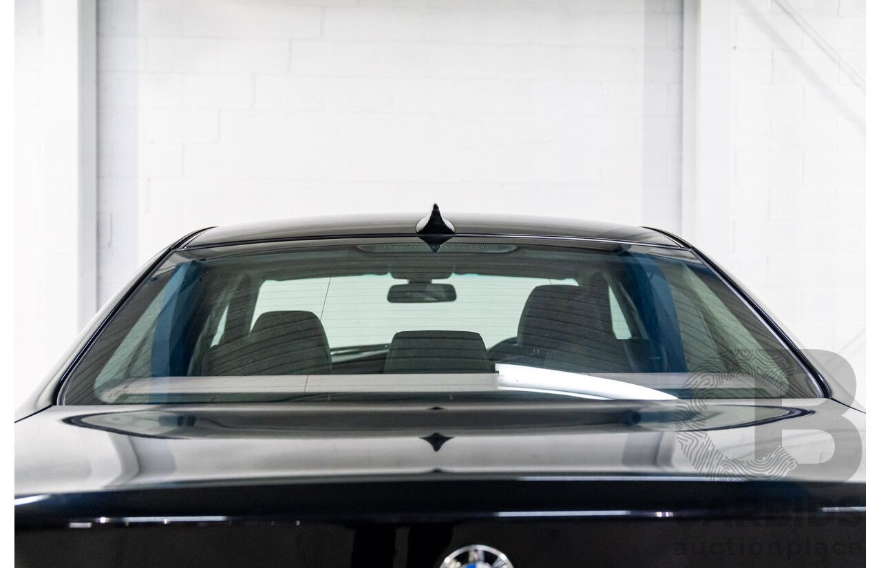 10/2005 BMW 530i E60 4d Sedan Sapphire Black Metallic 3.0L
