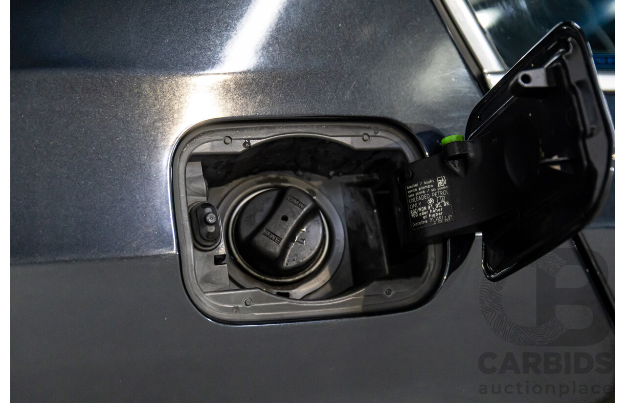 10/2005 BMW 530i E60 4d Sedan Sapphire Black Metallic 3.0L