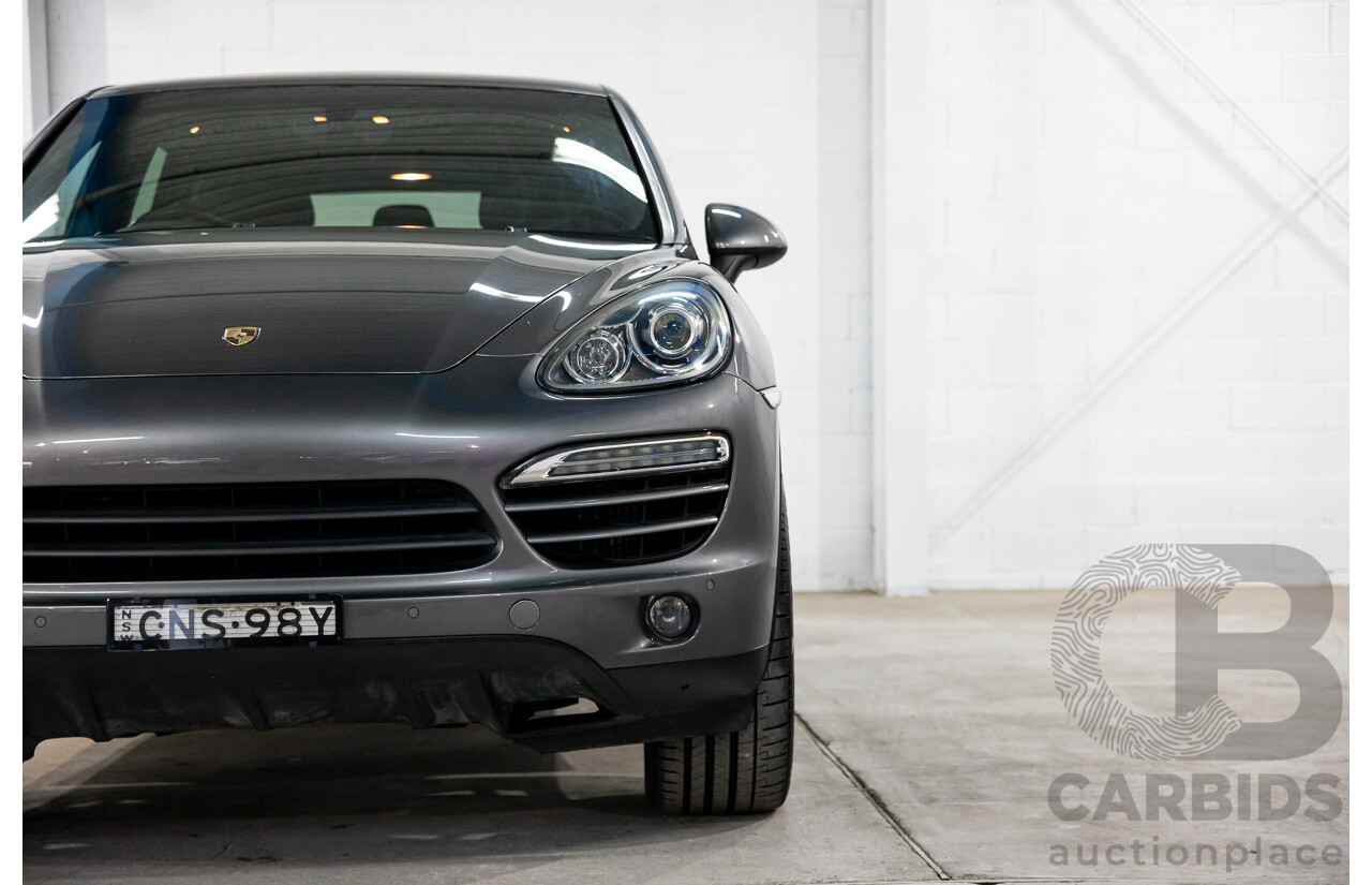 9/2013 Porsche Cayenne Diesel Series 2 MY14 4d Wagon Meteor Grey Metallic Turbo Diesel V6 3.0L