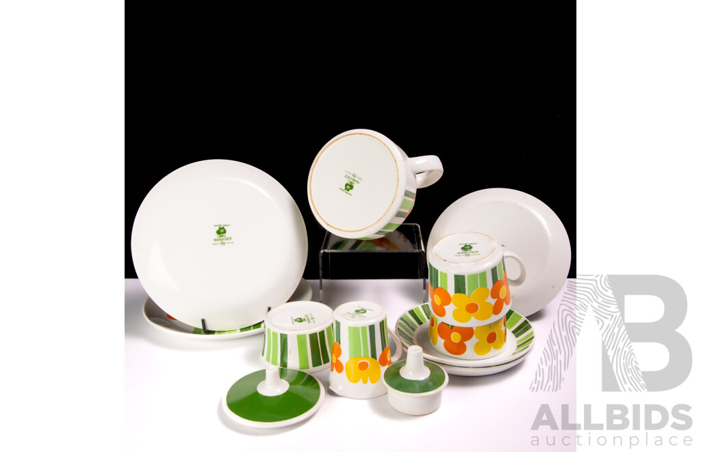 Mid Century Kirsten Selmer Medgård for Figgjo Flint of Norway Ten Piece Tea Set in Annemarie Pattern