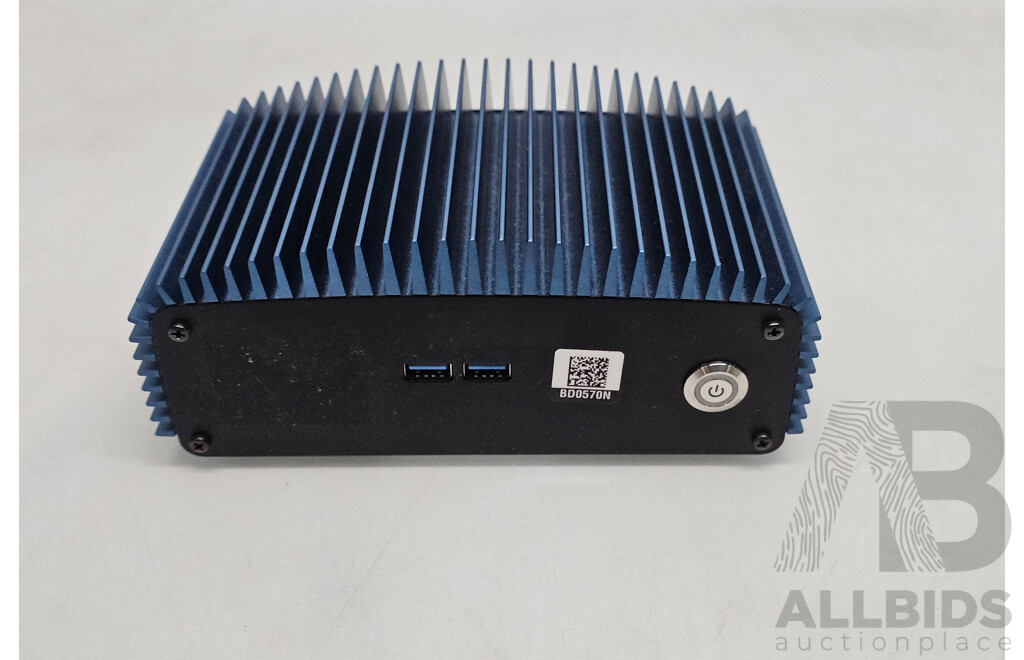 SimplyNUC (NUC7i3DNFE) Intel Core I3 CPU Computer