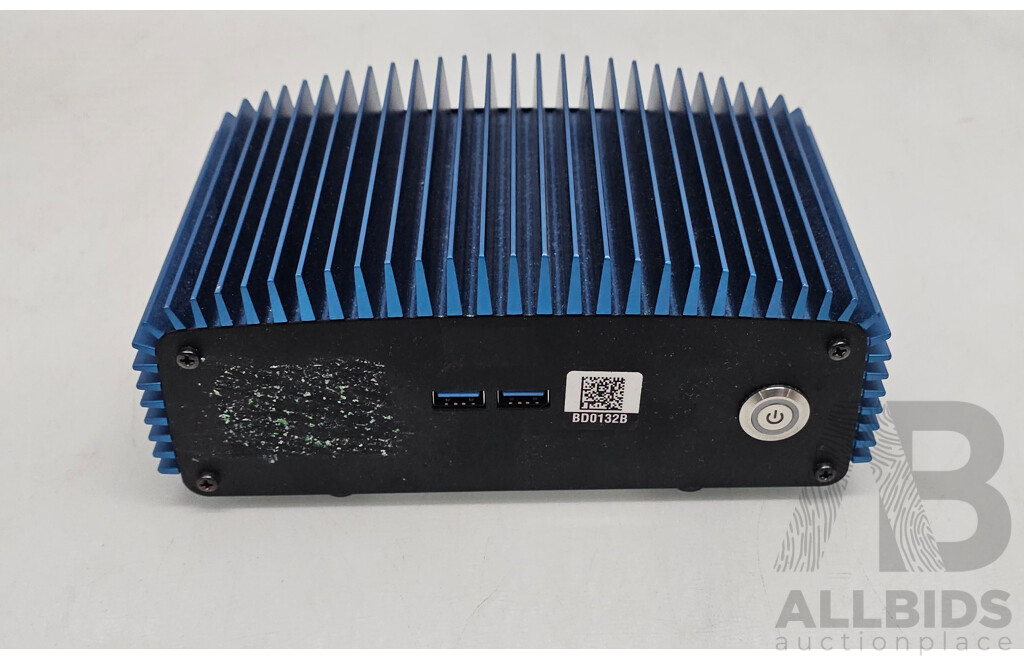 SimplyNUC (NUC7i3DNFE) Intel Core I3 CPU Computer