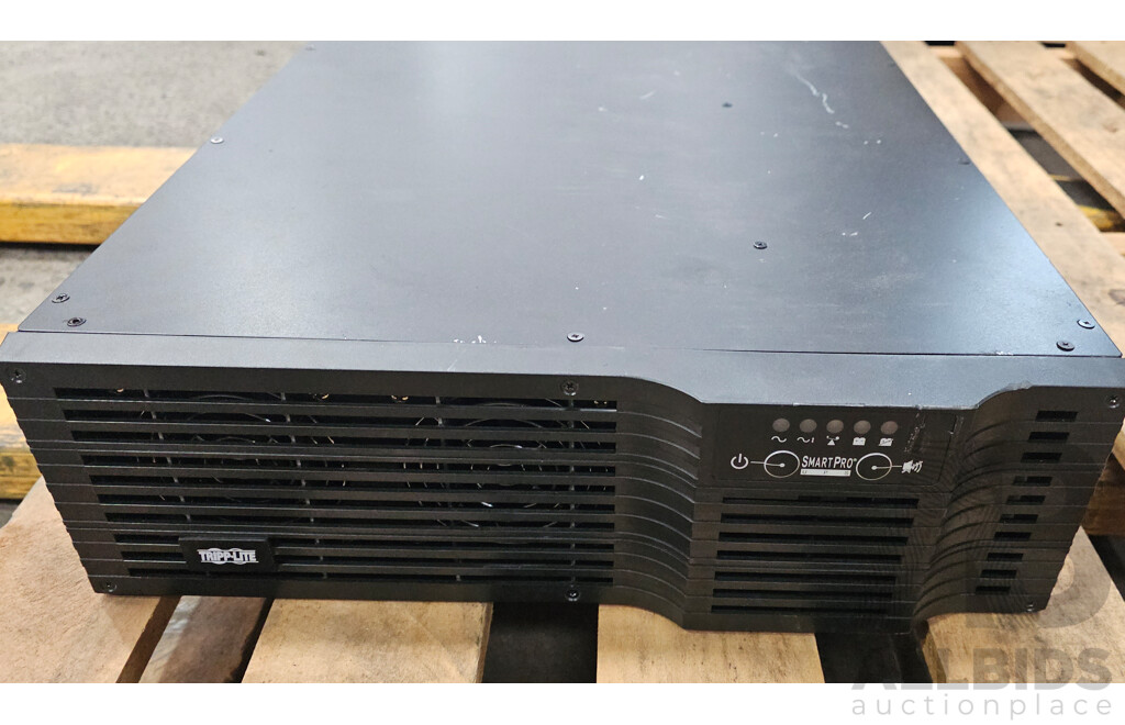 Eaton Tripp Lite (SM2200RMDVTAA) 3RU 120V UPS System