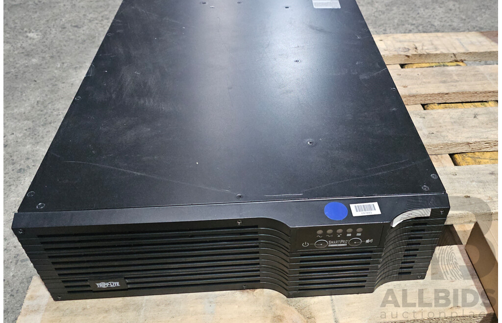 Eaton Tripp Lite (SM2200RMDVTAA) 3RU 120V UPS System