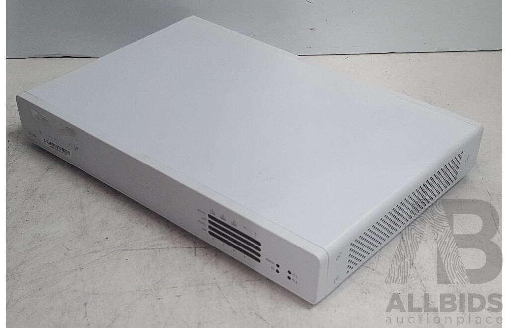 Sophos XG-135 Network Security/Firewall Appliance w/ Power Supply
