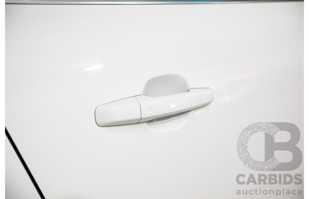 08/2017 Jaguar F-Pace 20d Prestige (AWD) MY18 4d Wagon Fuji White Turbo Diesel 2.0L