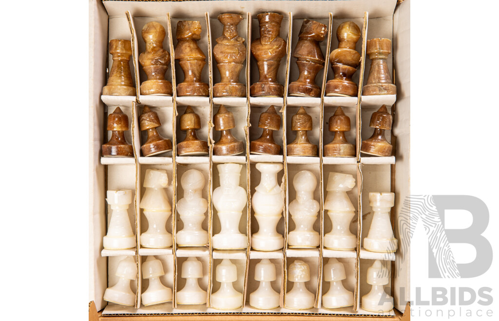 Italian Chess Set Consisting of Board and Full Set Agate Pieces