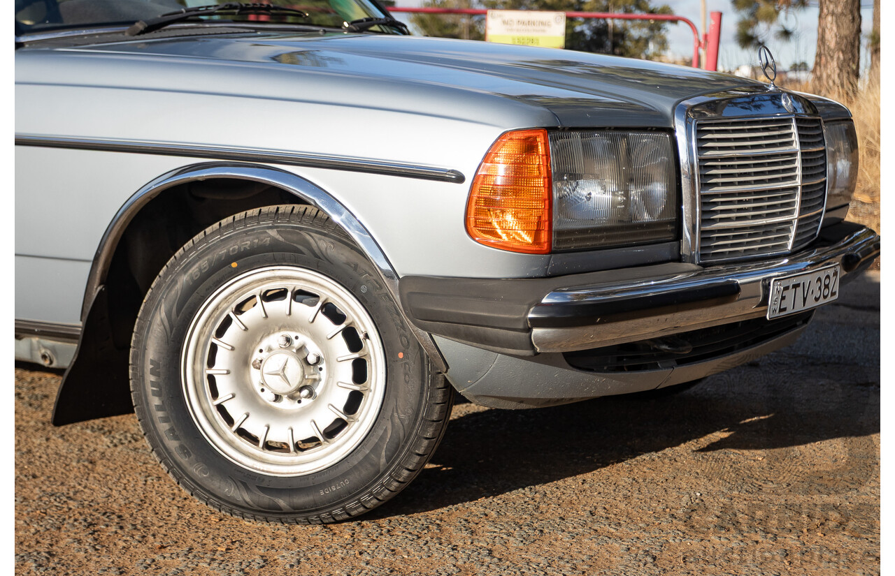 02/1984 Mercedes Benz 230E W123 4d Sedan Grey 2.3L