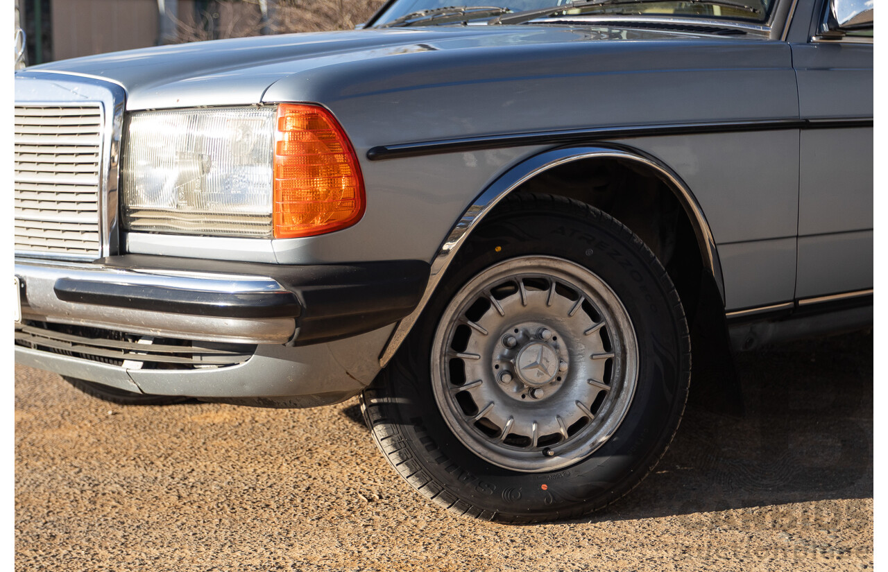 02/1984 Mercedes Benz 230E W123 4d Sedan Grey 2.3L
