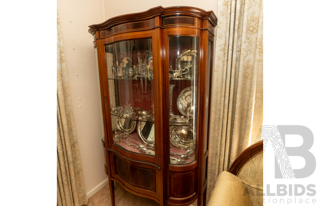 Edwardian Mahogany Serpentine Front Display Cabinet