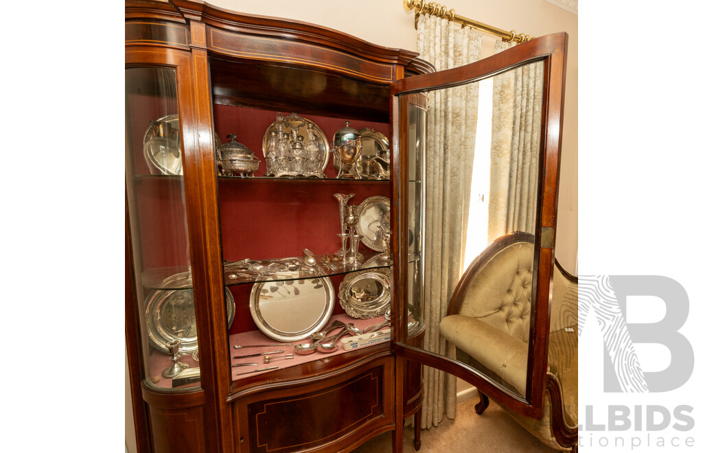 Edwardian Mahogany Serpentine Front Display Cabinet