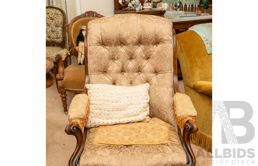 Victorian Walnut Gentleman's Chair