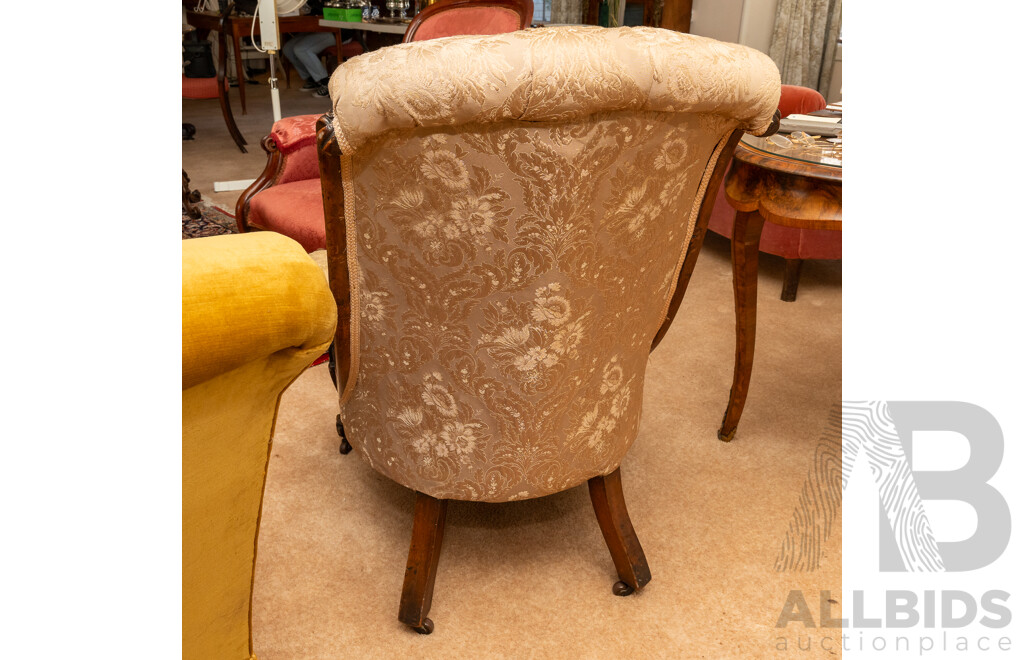 Victorian Walnut Gentleman's Chair