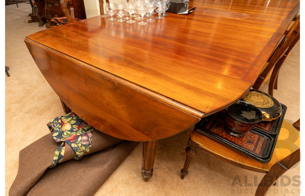 Large Victorian Mahogany Banquet Table with Four Leaves