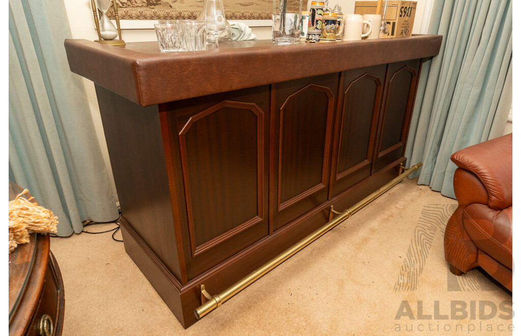 Modern Timber Bar Unit with Two Stools