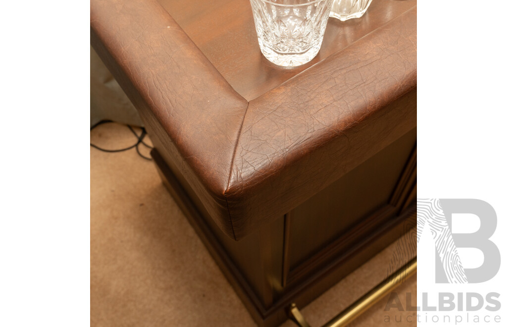 Modern Timber Bar Unit with Two Stools