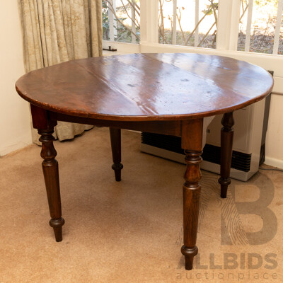 Round Victorian Cedar Dining Table